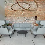 Aparthotel Chlebova - Riverside View Terrace, Free Parking, Gym & Kidsplay By Downtown