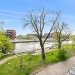 Chlebova - Riverside View Terrace, Free Parking, Gym & Kidsplay By Downtown Aparthotel