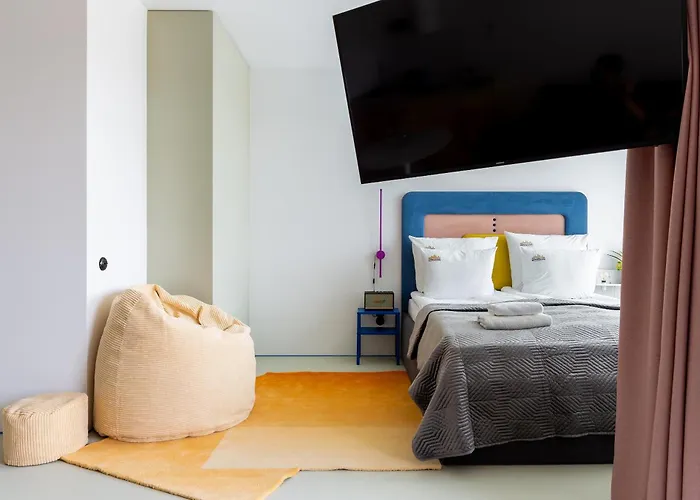 Chlebova - Riverside View Terrace, Free Parking, Gym & Kidsplay By Downtown 4*