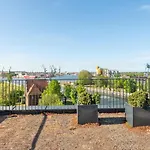 Lägenhetshotell Chlebova - Riverside View Terrace, Free Parking, Gym & Kidsplay By Downtown 4*
