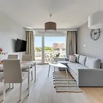 Chlebova - Riverside View Terrace, Free Parking, Gym & Kidsplay By Downtown Lägenhetshotell