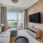 Lägenhetshotell Chlebova - Riverside View Terrace, Free Parking, Gym & Kidsplay By Downtown