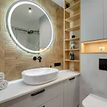 Chlebova - Riverside View Terrace, Free Parking, Gym & Kidsplay By Downtown Lejlighedshotel