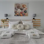Lägenhetshotell Chlebova - Riverside View Terrace, Free Parking, Gym & Kidsplay By Downtown 4*