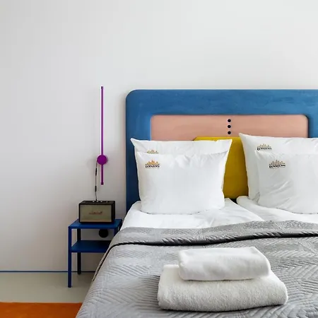 Chlebova - Riverside View Terrace, Free Parking, Gym & Kidsplay By Downtown 4*