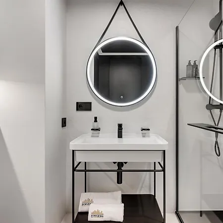 Chlebova - Riverside View Terrace, Free Parking, Gym & Kidsplay By Downtown Apartamento *