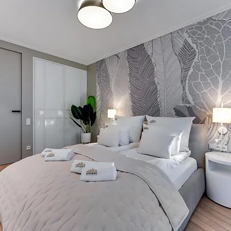 Chlebova - Riverside View Terrace, Free Parking, Gym & Kidsplay By Downtown 4*
