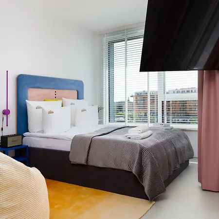 Chlebova - Riverside View Terrace, Free Parking, Gym & Kidsplay By Downtown Apartamento