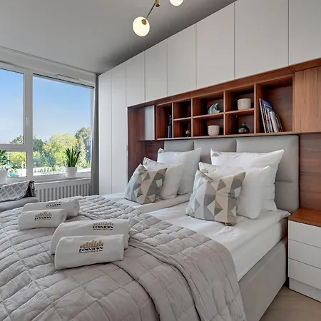 Chlebova - Riverside View Terrace, Free Parking, Gym & Kidsplay By Downtown *