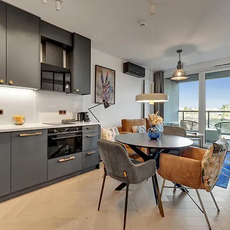 Chlebova - Riverside View Terrace, Free Parking, Gym & Kidsplay By Downtown