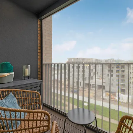 Chlebova - Riverside View Terrace, Free Parking, Gym & Kidsplay By Downtown Apartamento *