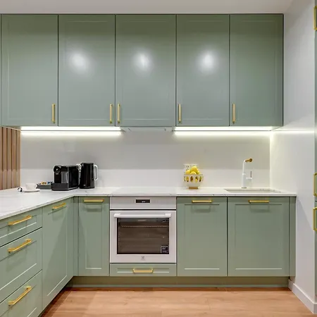 Chlebova - Riverside View Terrace, Free Parking, Gym & Kidsplay By Downtown Apartamento *
