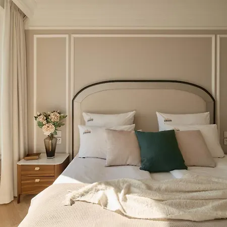 Chlebova - Riverside View Terrace, Free Parking, Gym & Kidsplay By Downtown 4*