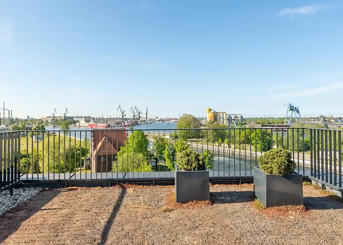 Aparthotel Chlebova - Riverside View Terrace, Free Parking, Gym & Kidsplay By Downtown 4*