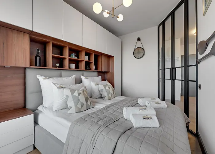 Chlebova - Riverside View Terrace, Free Parking, Gym & Kidsplay By Downtown 4*