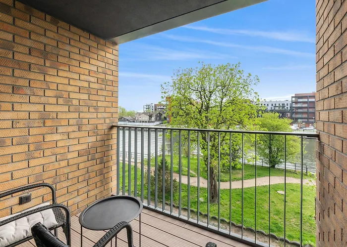 Chlebova - Riverside View Terrace, Free Parking, Gym & Kidsplay By Downtown