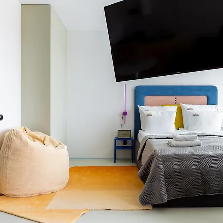 Chlebova - Riverside View Terrace, Free Parking, Gym & Kidsplay By Downtown *